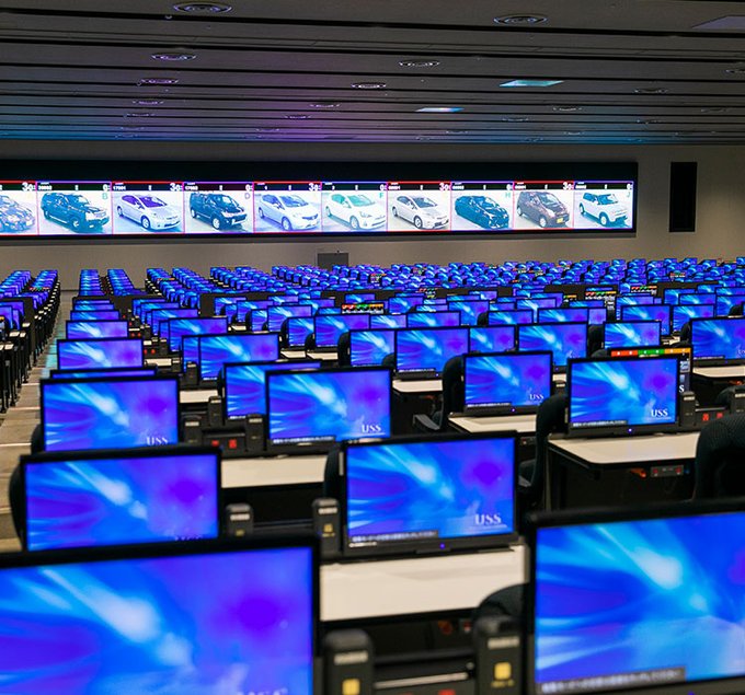 シェアオフィスを借りて頂いてる同人関係者様、もしくはこれから借りようと思っている方で格安で新古車～中古車買いたい人いますか？  審査をクリアした業者のみが入れるカーオークションの資格を持っているので希望の車を安く仕入れられますよ🚙整備工場も持ってます😉 ＃同人AV車