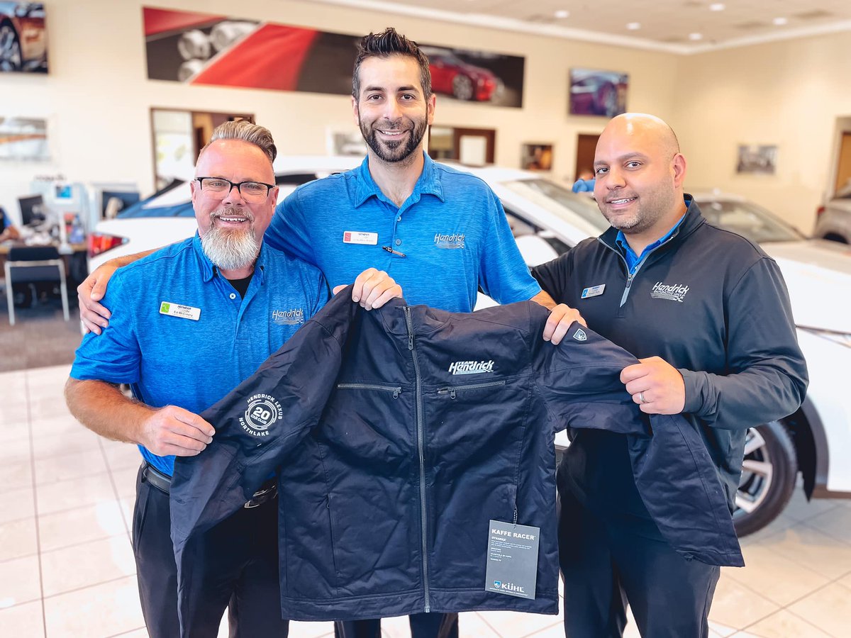 LexusNorthlake's tweet photo. Happy #TeammateTuesday to the newest official member of the Hendrick Lexus Northlake 20 Car Club! 

Congratulations, Sal!

#HendrickCares #TeamHendrick #Lexus #LexusTeam #LexusFamily #ExperienceAmazing #20CarClub #Milestone 

https://t.co/iDCaTjDtBO https://t.co/Xr9Xrh5HSM