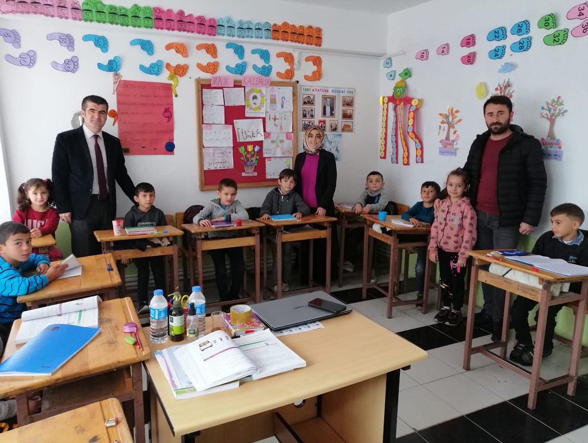 İlçe Milli Eğitim Müdürümüz Sayın Salih BAŞ, 75. Yıl İlkokulunu ziyaret ederek okul idaresine, öğretmen ve öğrencilerimize başarılar diledi.