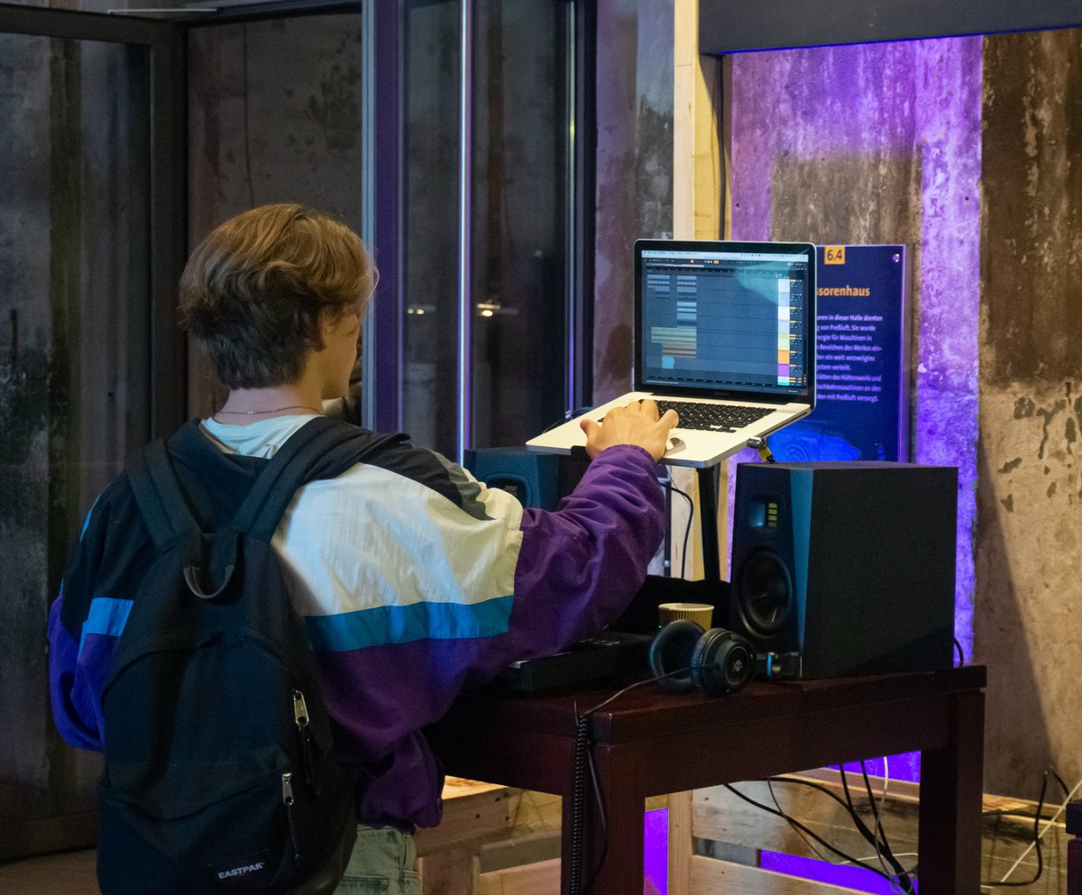 ADAM_Audio's tweet photo. BeatCon impressions 2022 from the ADAM Audio booth and the listening session with @beatsbya, Menju & Pvlace on our brand-new A Series monitor line 🔥
#ADAMAudio #beatcon22 #beatcon2022 #beatcon https://t.co/Z0AbGWsHJm