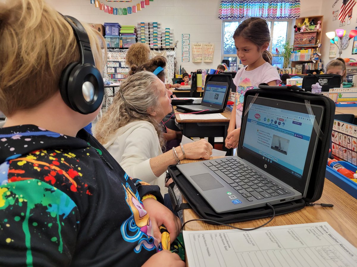 Mrs. Jacob's curious 2nd graders use <a href="/pebble_go/">PébbleGo</a> to research severe weather! 
<a href="/vbschools/">VBSchools</a> <a href="/HAQuinn_VB/">Heather Quinn</a>
