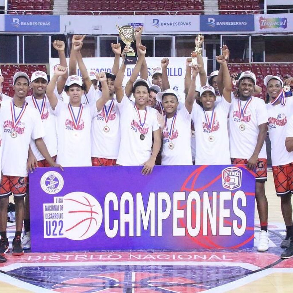 Felicitaciones para los jóvenes Villaltagracianos Hendry Matos y Luis Columna, Integrantes del equipo @CaballerosLNDRD quienes se coronaron campeones de la primera edición de la Liga Nacional de Desarrollo U22 del Gran Santo Domingo (3era división). >> @rafaneyte 🤗 #UNICLUBVA