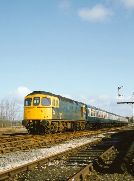 RailwayCentral's tweet photo. #Class33 33009 at #CreweBank, just outside #Shrewsbury with the 0920 #Crewe to #Cardiff service 13/03/86.... 
#Shropshire #Wales
@RailwayCentral https://t.co/OaSWklcmnk