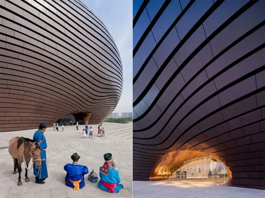 Ордосын музейг л хар. Жуулчны өнцгөөс харахад хүн алийг нь очиж үзье гэж бодох уу? Алинаас нь дэлхийн энтэй түүх, байлдан дагуулалт, тал нутаг хөх тэнгэрийн агуу их шинж, дорнын экзотик соёл үнэртэж бн?