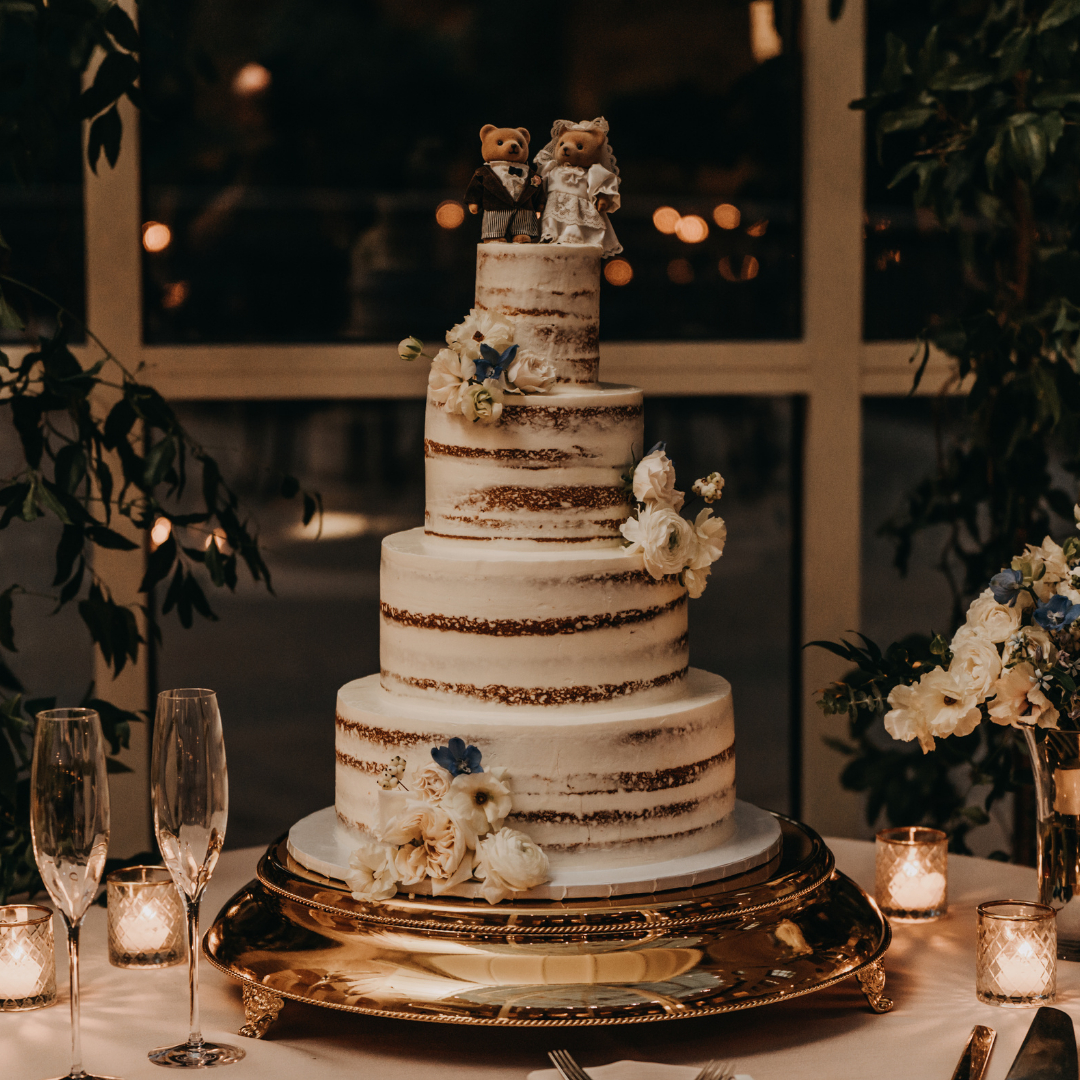 Besides the dress, the 2nd showstopper has to be the cake!
I can totally see a cake like this at a Fort Gibraltar wedding! 

Wedding cake baker recommendations are welcome in the comments below!