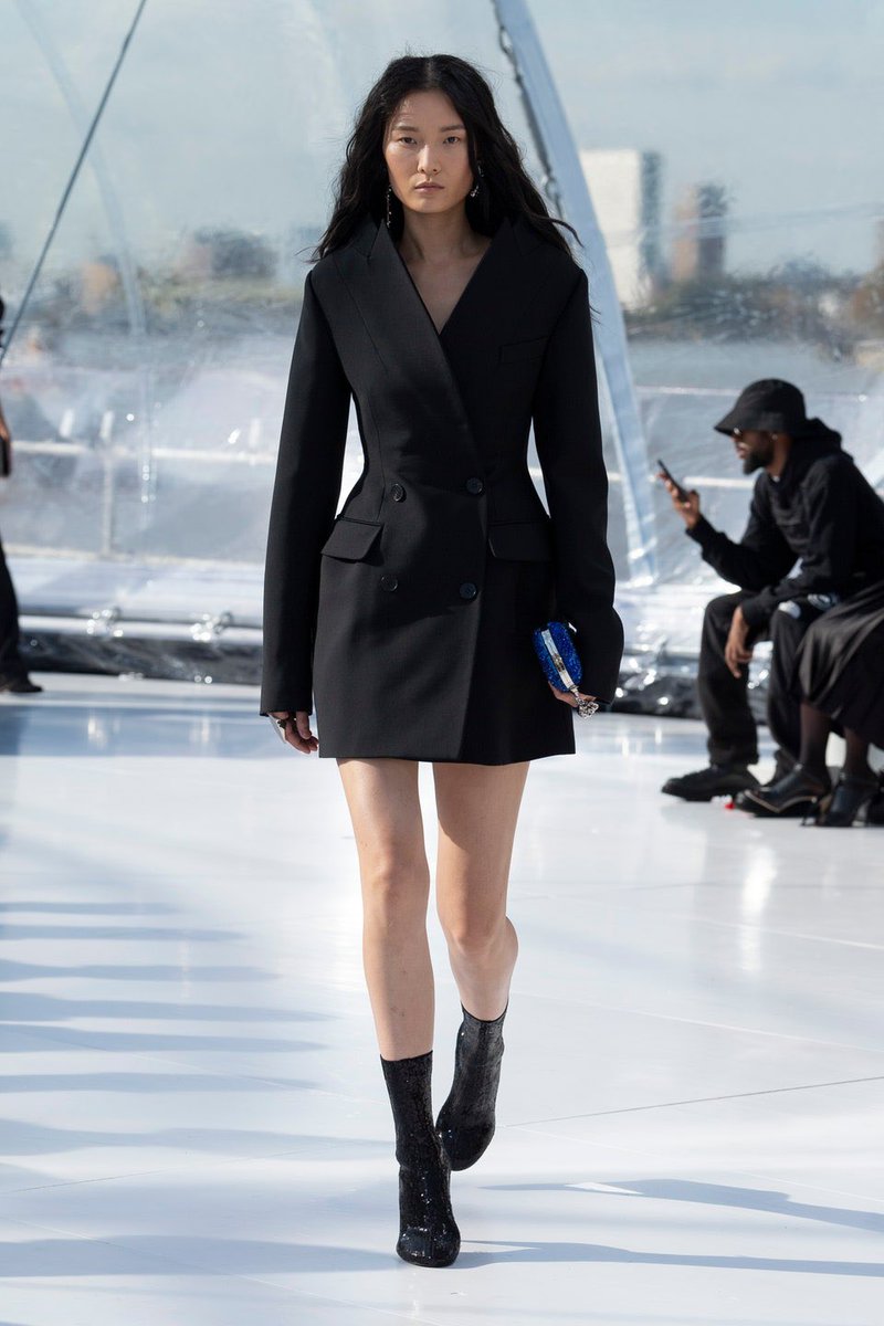 Sarah Burton turning formal into powerful 🖤