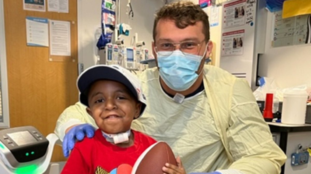AthletesForHope's tweet photo. AFH Athlete @ColeStrange2 spent some quality time visiting patients and their families at @BostonChildrens last week.

Aside from giving out @Patriots gift bags, Cole also got to play catch with a younger friend, Ayden, on the unit, which brought smiles to everyone’s faces. https://t.co/bX7rYw3Vyv