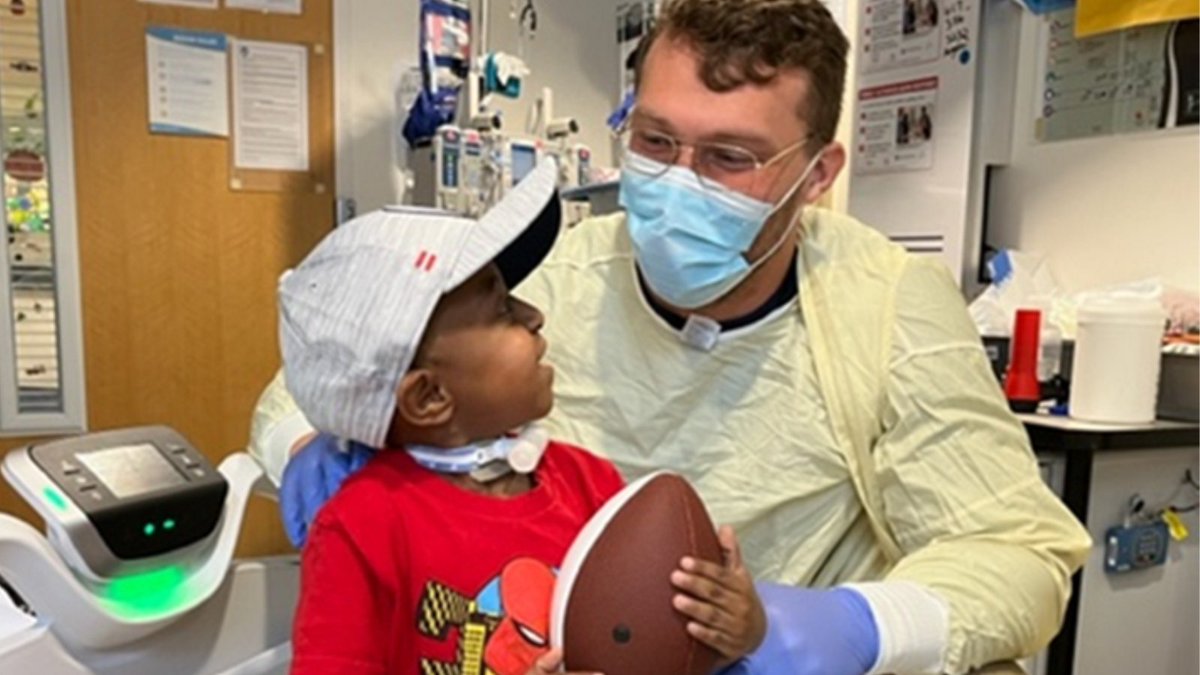 AthletesForHope's tweet photo. AFH Athlete @ColeStrange2 spent some quality time visiting patients and their families at @BostonChildrens last week.

Aside from giving out @Patriots gift bags, Cole also got to play catch with a younger friend, Ayden, on the unit, which brought smiles to everyone’s faces. https://t.co/bX7rYw3Vyv
