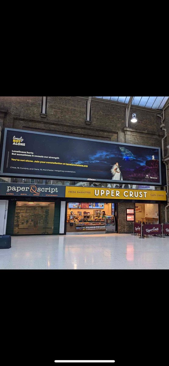 Anyone who finds themselves in Laaaandan town is now officially required to visit #CharingCross and admire <a href="/TheMiniChaos/">MiniC</a> 's mugshot staring down at you as part of the latest <a href="/lonelynotalone/">Lonely Not Alone</a> campaign 👍👍😁😁