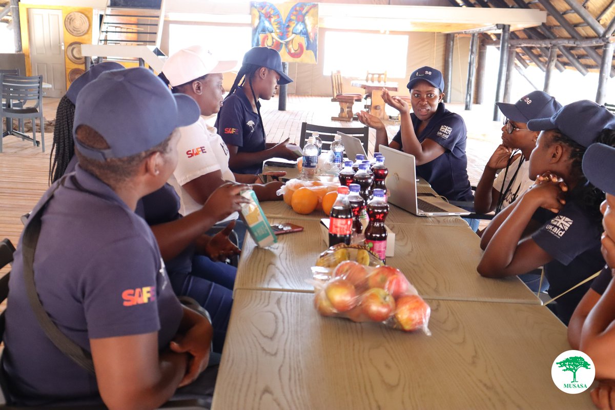 MUSASAZIM's tweet photo. MUSASA had a staff debriefing session under the #SAFE COMMUNITIES #Toose #Soonke #Toogether.
Debriefing sessions; taking care of the care givers;  improving staff wellness, and  contributing to individual and team performance.
 #TakingCareOfTheCareGiver, #Heart #Mind and #Body. https://t.co/PwyJno7Z7b