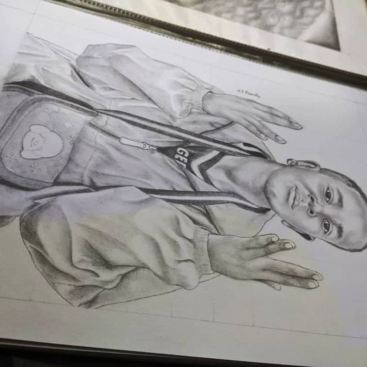 DrawAwola's tweet image. Hello mes kiffs ❤️😌, une fois de plus nos dessinateurs AWOLA viennent d'élever le niveau a travers des beaux tableaux qui vous donneront le sourire grâce à leurs Éclats rien de tel qu'un beau tableau pour une belle décoration 😌 ✨ alors qu'es ce que vous attendez 🙈🤧