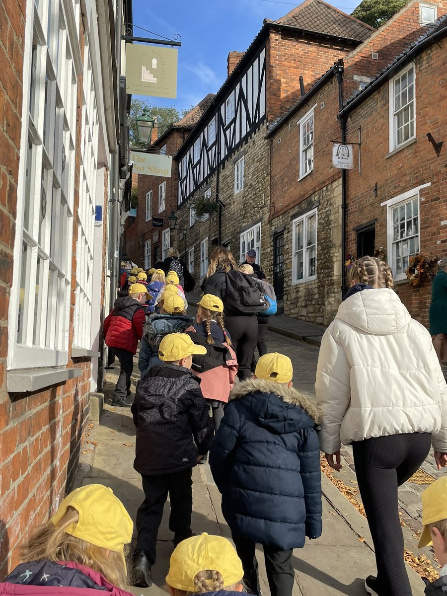 Class2Winthorpe's tweet photo. We loved our school trip to Lincoln today! We went on the train and had to follow a Paddington trail! https://t.co/bLSqvgYFBb