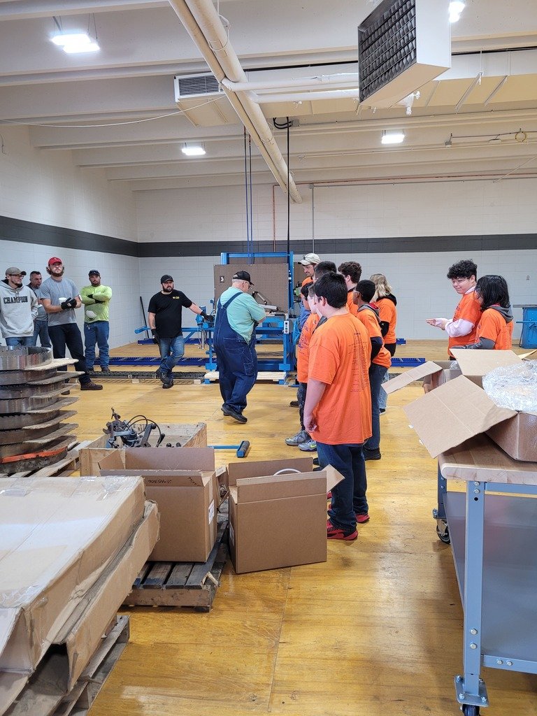 BowlerSchool's tweet photo. #bowlerproud 8th-grade students participated in Northcentral Technical College's Heavy Metals Tour by visiting Amron, NTC- Antigo, and Waukesha Bearings to learn about careers in manufacturing. https://t.co/gkiltjGZ9l