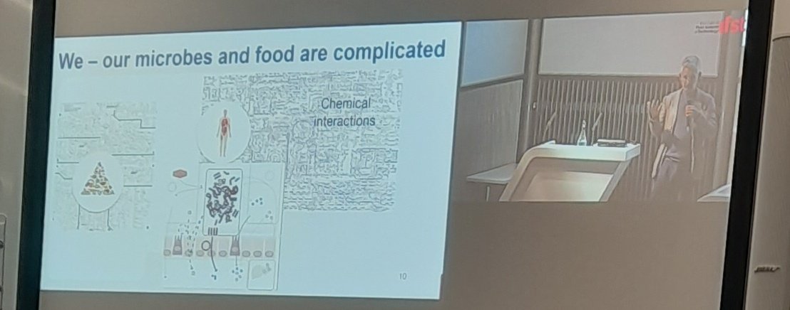 LangridgeLab's tweet photo. An interesting @ifstnews #IFSTlecture by @timspector about his work & studies on personalised nutrition. Plenty of food for thought 🤓😉 we are our microbiome & we need to diversify it & feed the good parts of it with the best food for them to reap the benefits. https://t.co/kHPYNjbdSk