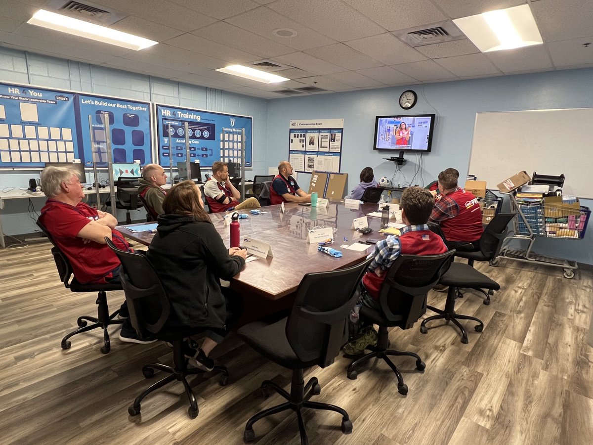 lowes1858's tweet photo. Rocking the Pro/Specialty ALL IN meeting in Leominster! #ProRally  ⁦@JoeMcFarland_⁩ ⁦@Lowes⁩ https://t.co/XaqSm1lq8d