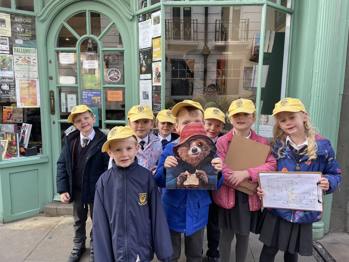 Class2Winthorpe's tweet photo. We followed the map to find Paddington’s postcard photos! https://t.co/6Ui9Ec36Qh