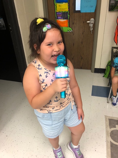 Magic microphone gets my newcomers talking🎤
<a href="/apolloD63/">Apollo School</a> <a href="/_MsSchwartz/">Cassie Schwartz</a> <a href="/MrsRussell63/">Elizabeth Russell</a>