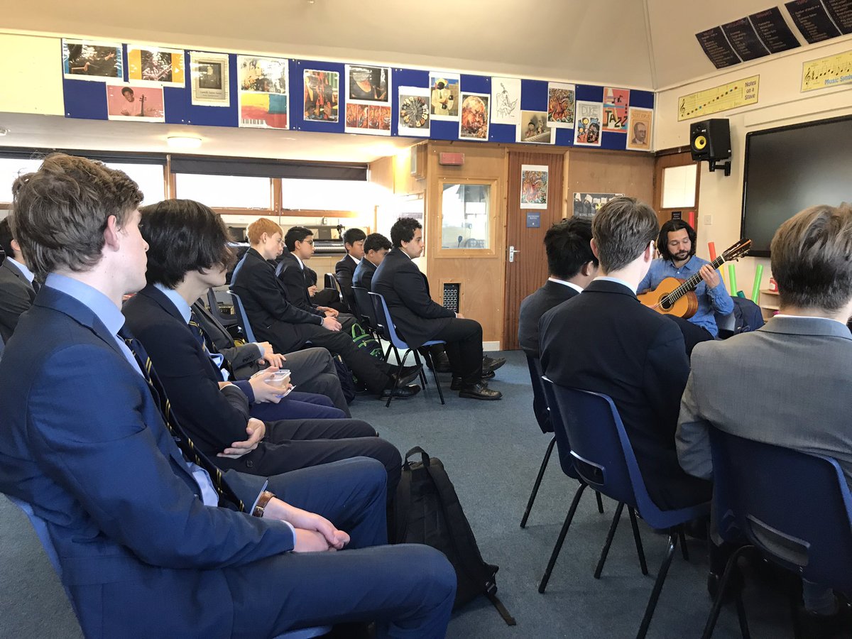 @MorganGuitarra came to visit A Level Musicians and members of GuitarKEStra today. He gave a whistle stop tour of South American guitar music with a focus on Piazzolla. We have plenty of fantastic listening ideas to follow up! Thanks to @LeamingtonMusic for the opportunity. 🎶