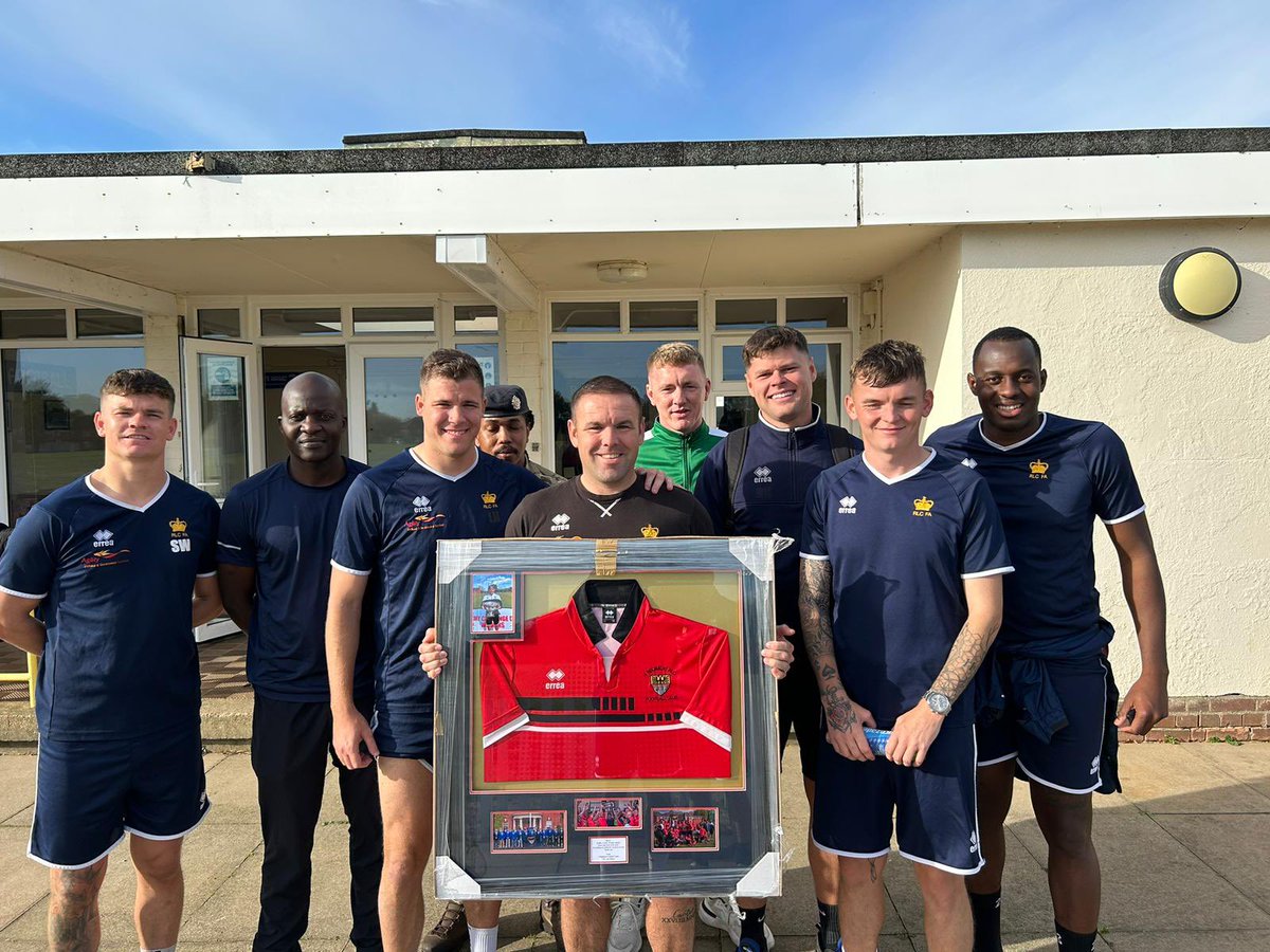 Farewell Blacky 👋🏽

Today (some) of the Regimental Football team were able to finally send WO2 Black off with his well deserved leaving gift 🎁
A truly outstanding contribution to the Regimental Football Team and the Regiment itself.

Good luck &amp; thank you <a href="/p_black83/">Blacky</a> Up the 4🔴⚫️