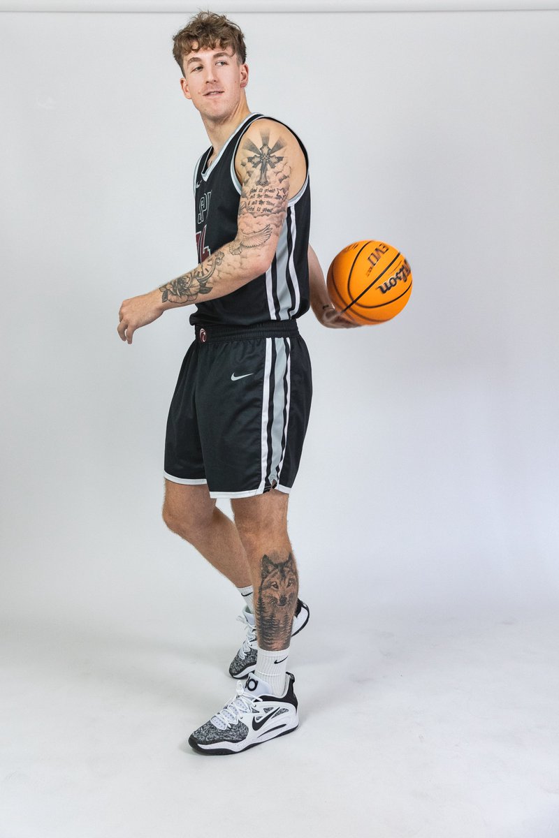 SPU_Basketball's tweet photo. Media day was so much fun, even Coach Fazio wanted his own pic! Click the link below to view the full album.  

More | https://t.co/Q0hGrcRQUL

#GoFalcons https://t.co/GUDypDpKyL