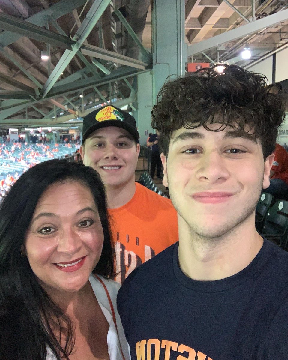TMossHomesSell's tweet photo. Let’s go! #astros #aldsgame1 🧡💙🧡 https://t.co/n0QJf14PPU
