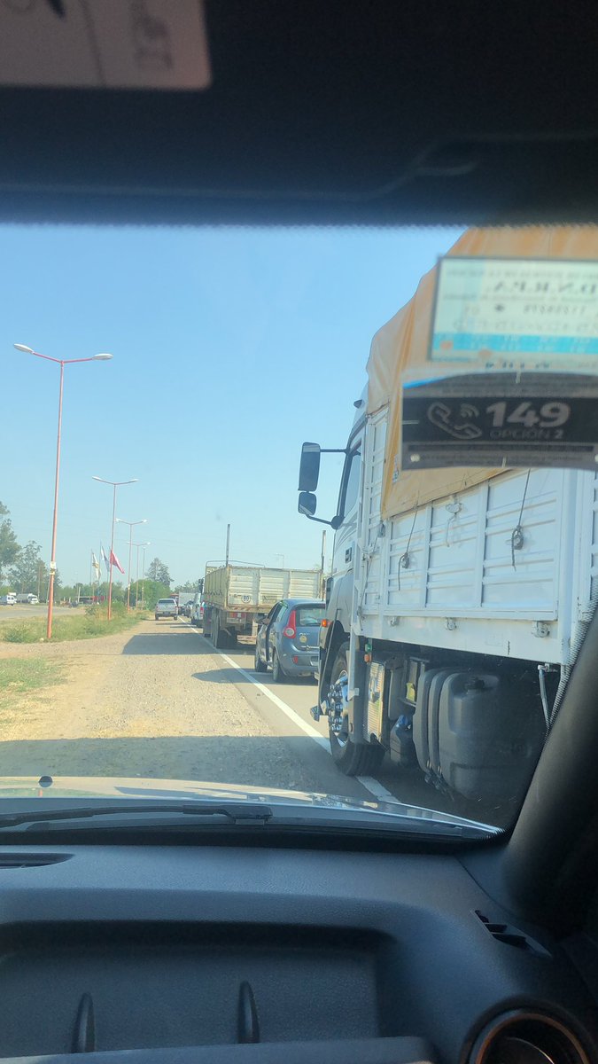 NicoMaggio's tweet photo. Cortes en la ruta nacional 34 a la altura de Pichanal. @Marcela_PerezOk @angrytwittok tan submundo que duele https://t.co/WUuLJ9uAfP