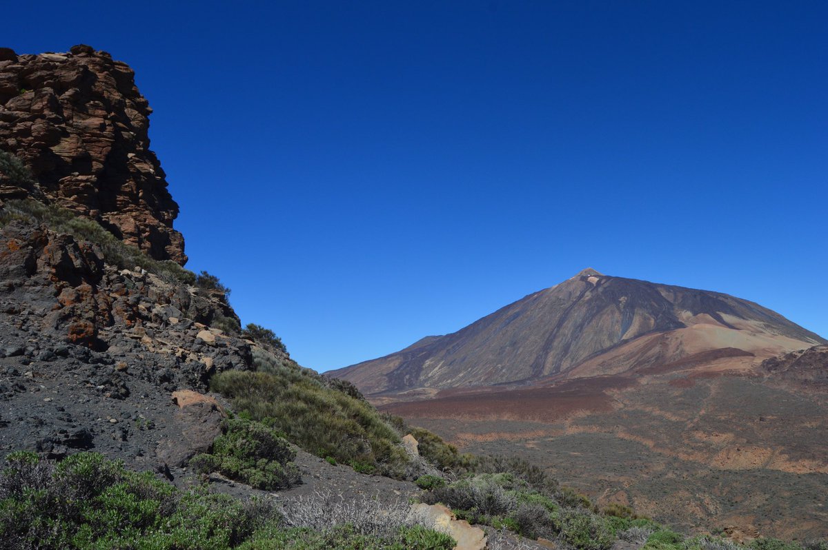 goingaroundTF's tweet photo. #ElTeide measures 3718m (3715m) above sea level and 7500 meters above the ocean floor (making it the highest peak of any land emerged from the Atlantic Ocean and the third largest volcano on Earth from its base on the ocean floor) #tenerife #canaryislands https://t.co/bOxY8EQpNe