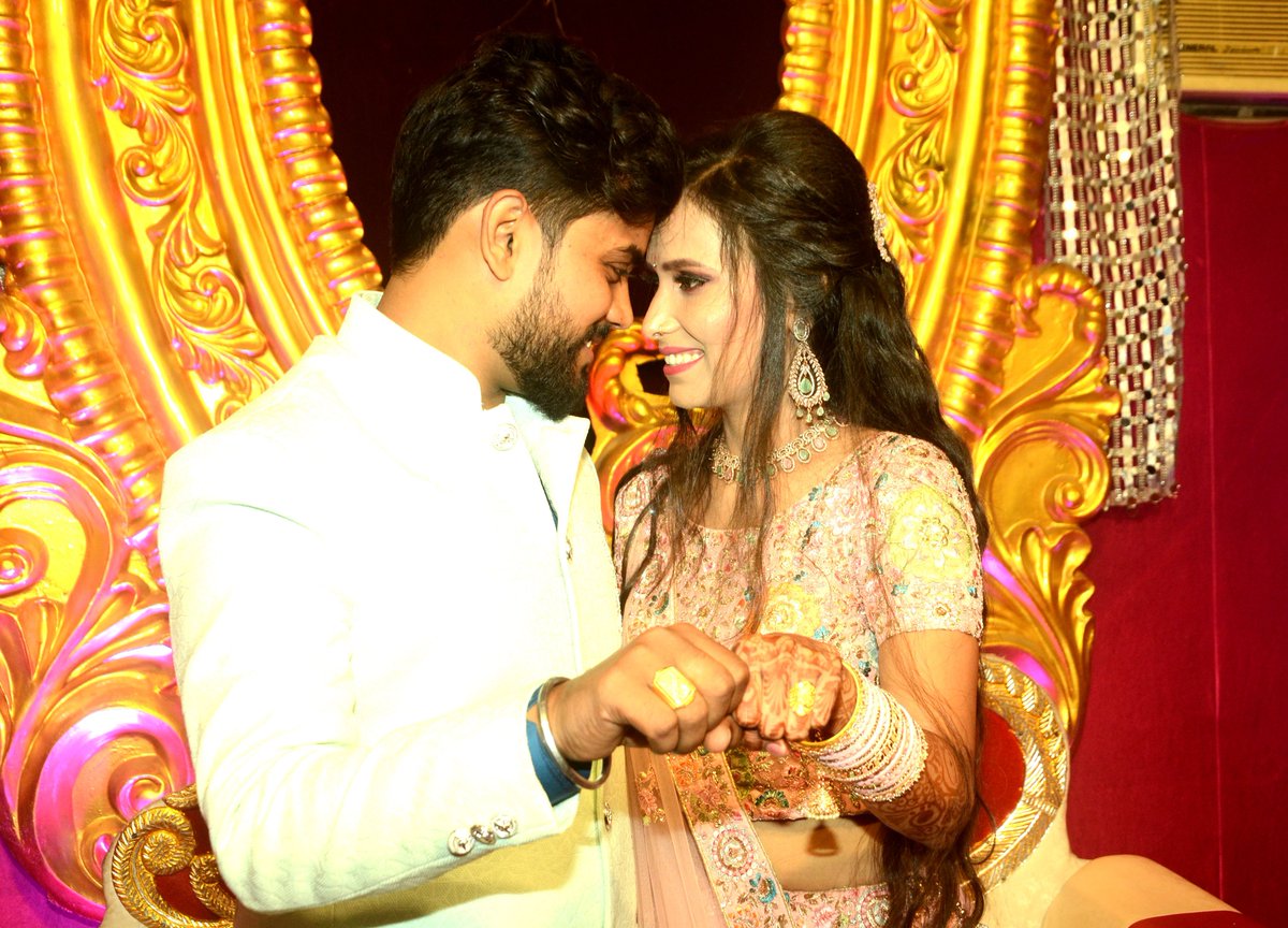 awnishsharma007's tweet photo. Anyone can catch your eye, but it takes someone special to catch your heart.
#gotengaged https://t.co/0wdqogphbK