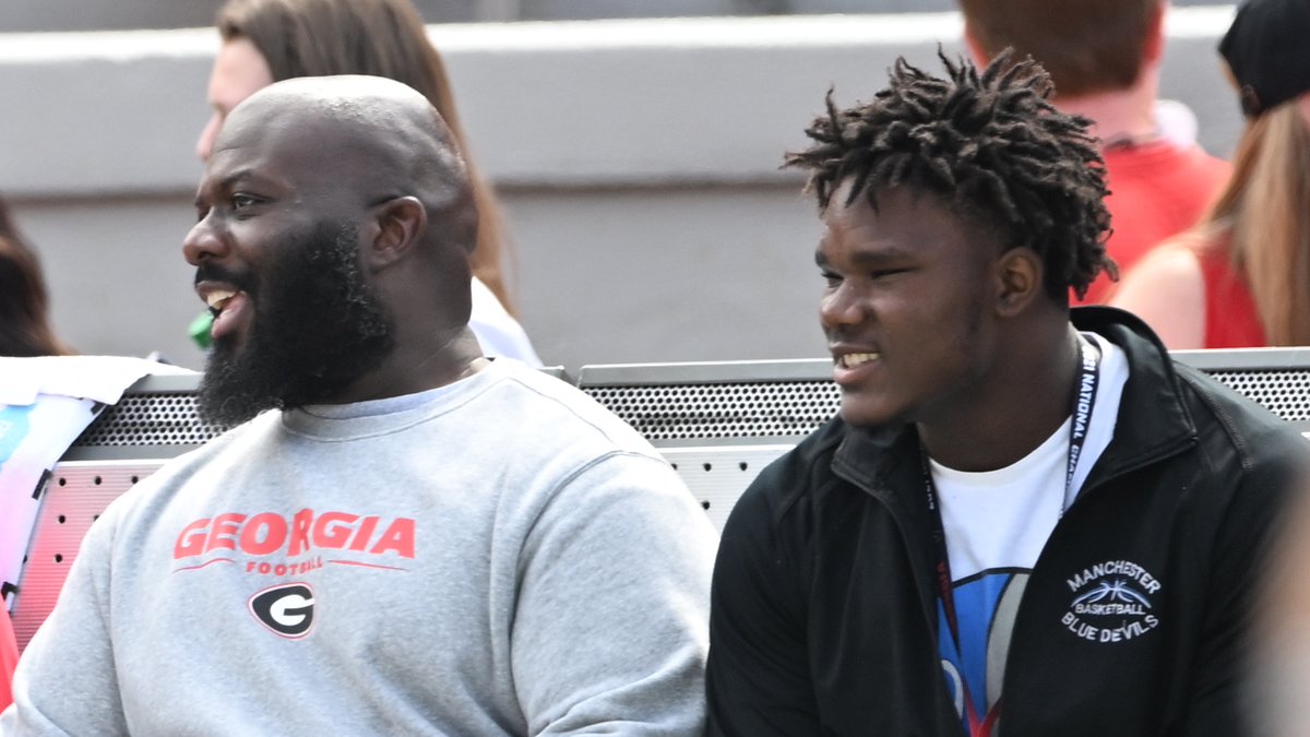The 2025 class in Georgia is LOADED and some of the state's best were at #UGA over the weekend.

What did some of the peach state's top sophomores say after watching Georgia dominate Auburn?

Read all scoop the details on Dawg Post
dawgpost.com/s/4689/elite-2…