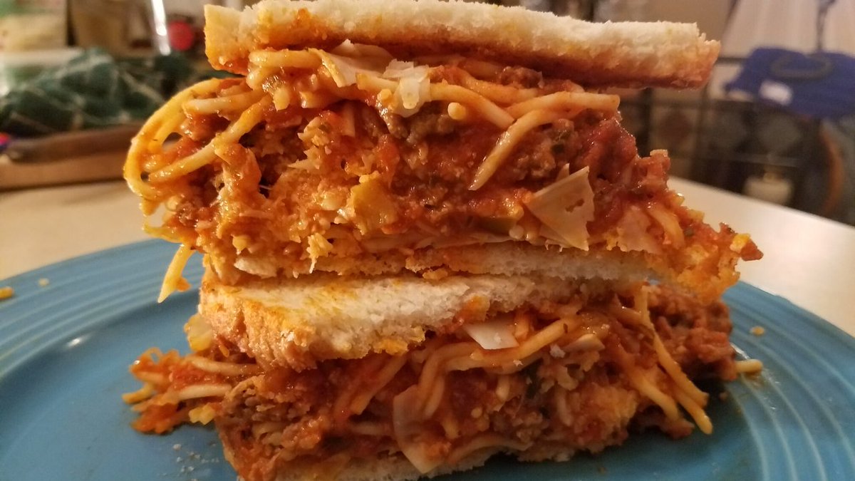 GrillThrower's tweet photo. Mom's Spaghetti Sandwich....

https://t.co/VEnlT2p8FU https://t.co/vNv2785fFa