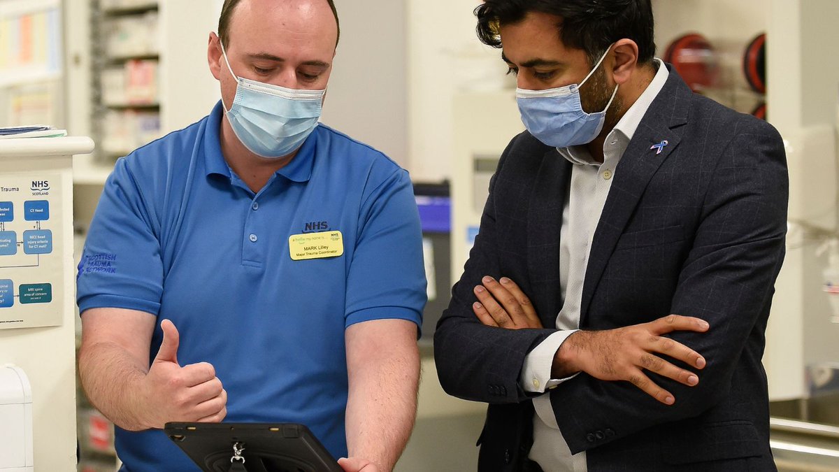 NHSGGC's tweet photo. Staff at the Queen Elizabeth University Hospital (QEUH) welcomed Cabinet Secretary for Health and Social Care @HumzaYousaf this morning for a tour of the Major Trauma Centre.

#NHSGGC https://t.co/KGID0wxPwx