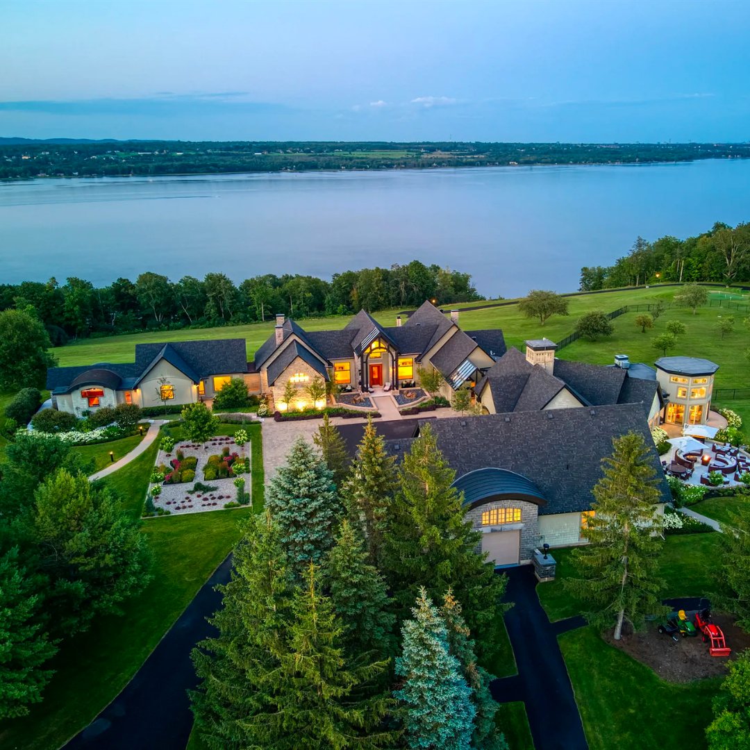 JamesEdition tweet media