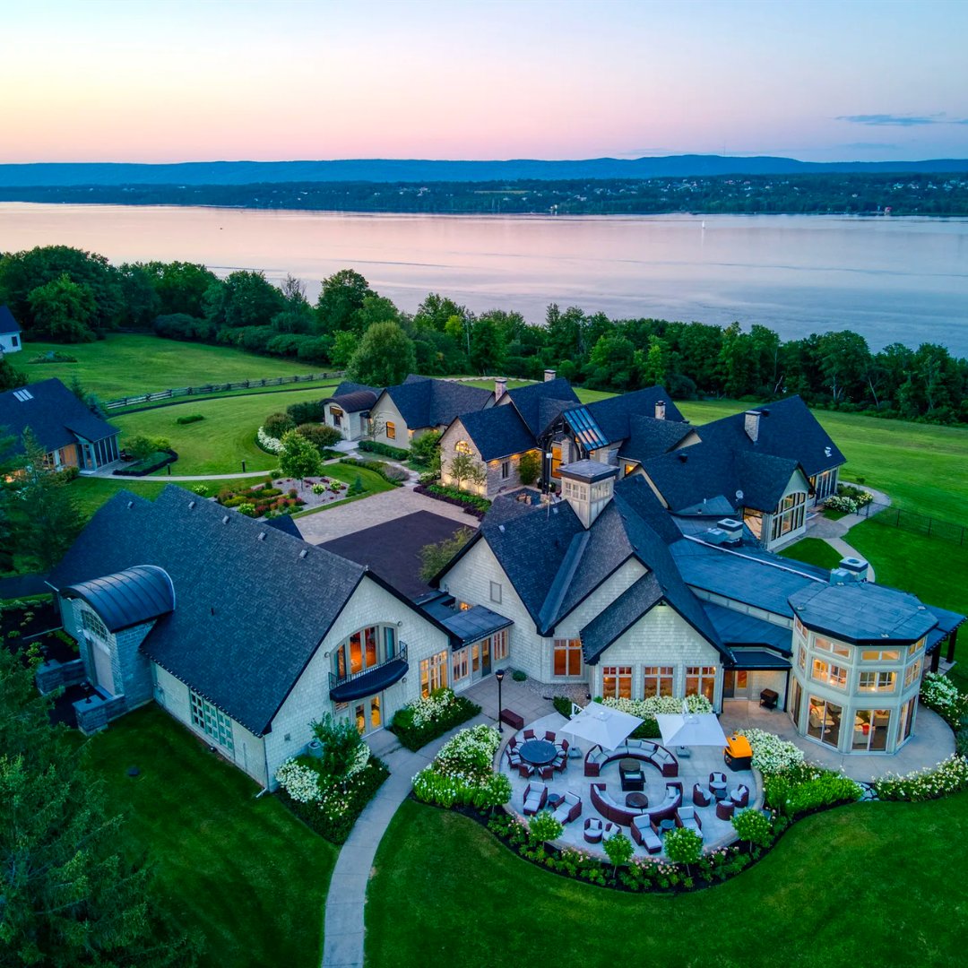 JamesEdition tweet media