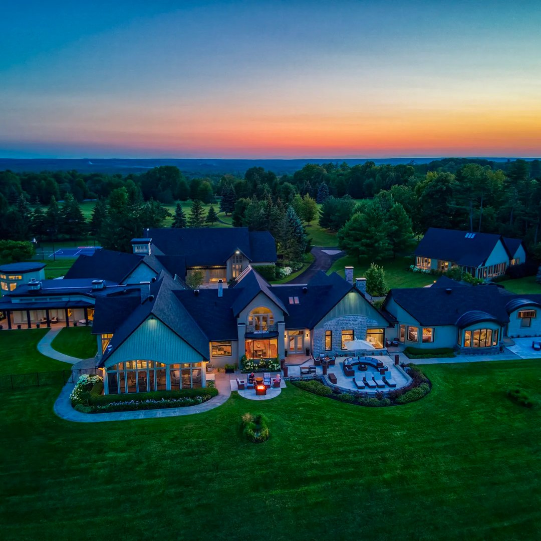 JamesEdition tweet media