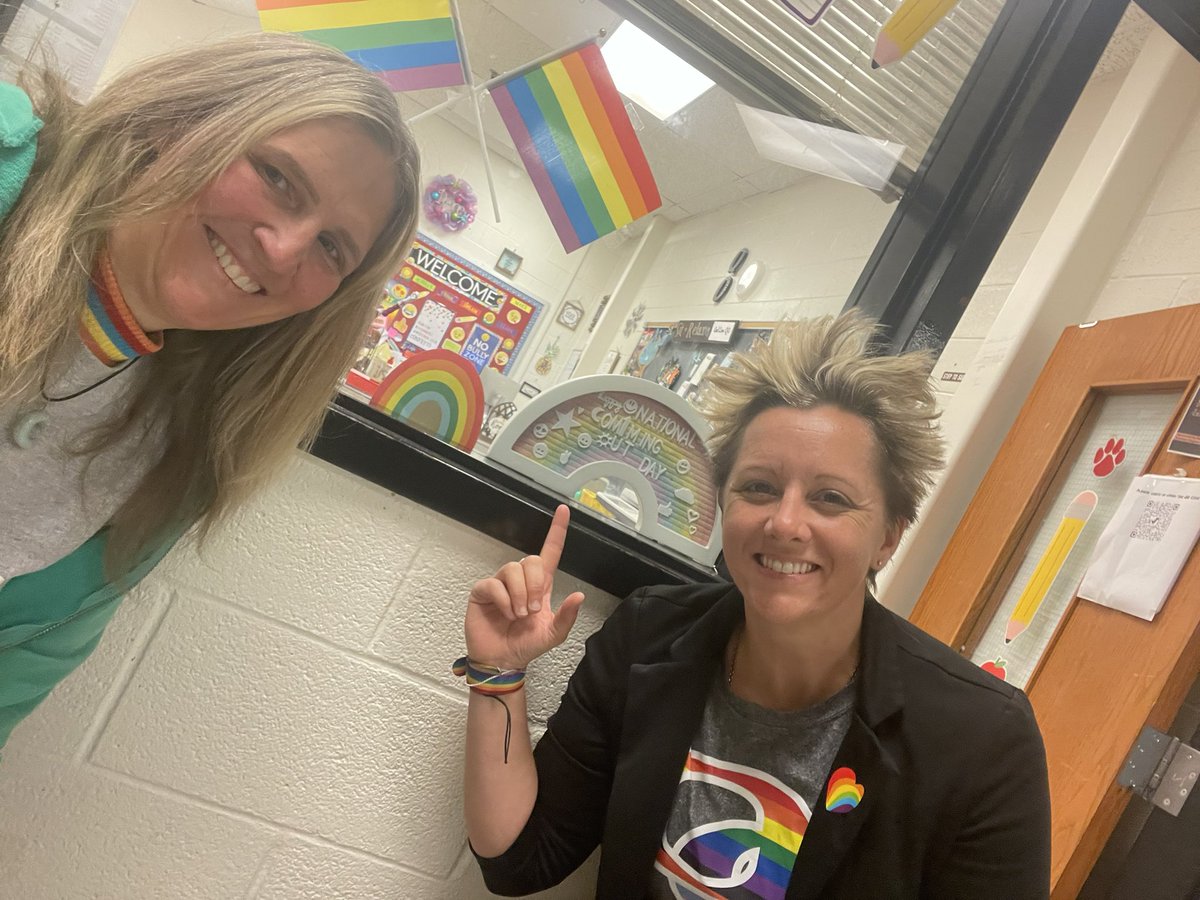 #HappyNationalComingOutDay @QOActingAP #CougarPride 🌈♥️🐾