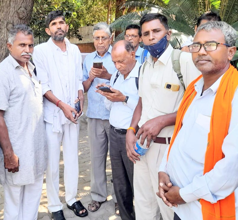<a href="/PMOIndia/">PMO India</a> कौन रोकेगा
इस #मिशन_भुगतान 
#भारत_यात्रा की मशाल को
अब तो आग सुलग रही है
भारत के कोने-कोने में
यही करेगी निर्णय एक दिन
👉ठगों को मृत शैय्या पहुंचाने में
<a href="/PMOIndia/">PMO India</a>🙏
#Buds_Act_2019 कानून के तहत 20करोड़ ठगी पीड़ितों का धन वापस करो
🚩वरना सत्ता जमींदोज हो जाएगी😭
🚩#_15नवम्बर_15लाख