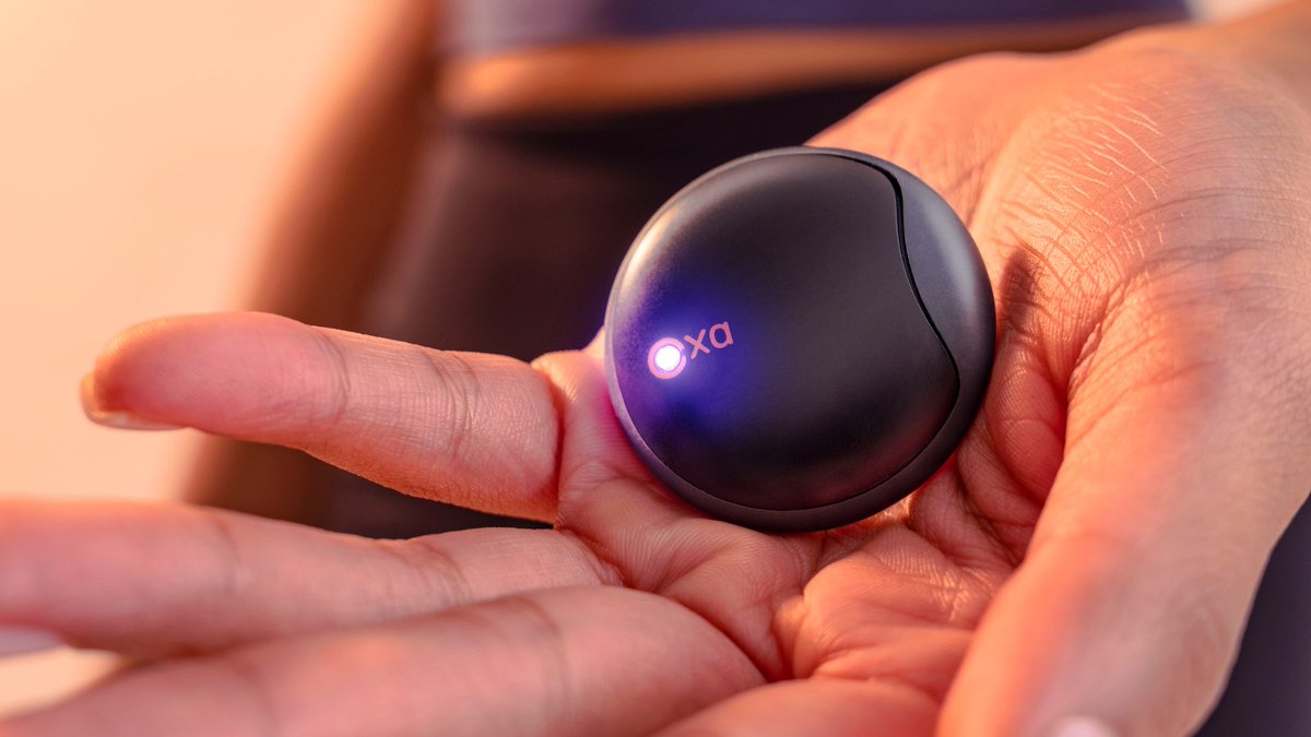 LifeOxa's tweet photo. You know what happens when you pack state of the art sensors that can measure your heart activity, breathing and the temperature of your skin all into a tiny pebble? You get Oxa. Be the first to experience it and join the breathing revolution. #Oxa #BreatheBetter https://t.co/eqzH0jnfuT