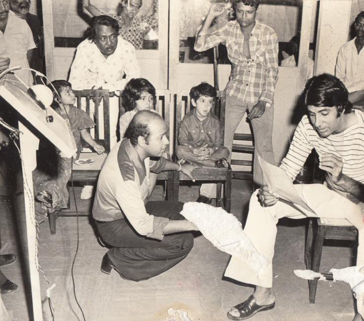 iHrithik's tweet image. There is a little bit of AMITABH BACHCHAN in each one of us. 
Open mouthed and full of wonder. That’s how I still am when I see the man. 

HAPPY BIRTHDAY @SrBachchan