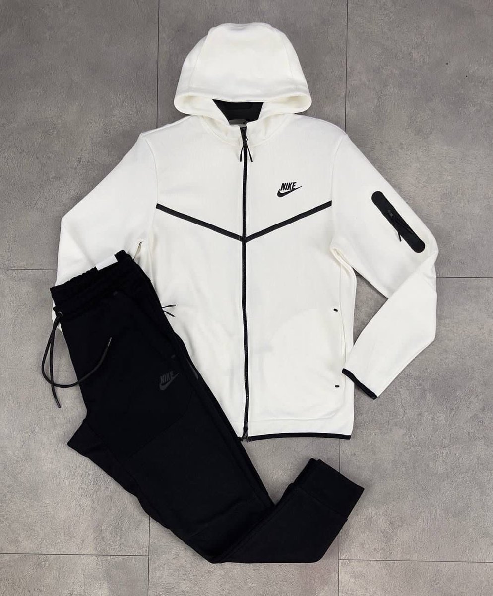Brother_Busines's tweet photo. Niketechhh odji 
Double fleece 🥹
Livraison partout 🗺 24h à Dakar paiement à la porte 🛍
Rt apprécié way ✌🏿 https://t.co/KeBlY0UXvl