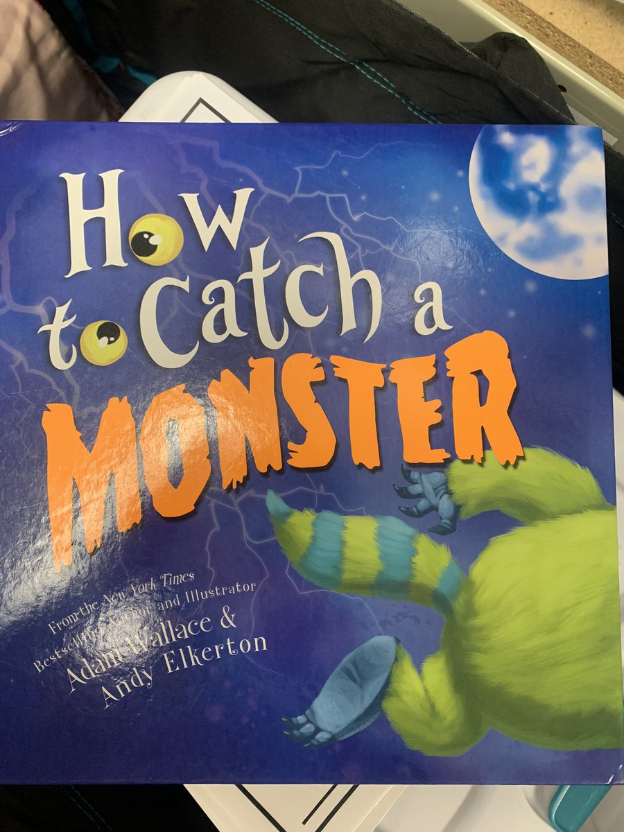 HoyLibrarian's tweet photo. Math and reading go together like peas and 🥕 ! @LkwdEmerson 1st graders doing some candy corn monster math! https://t.co/sisxyZPhUc