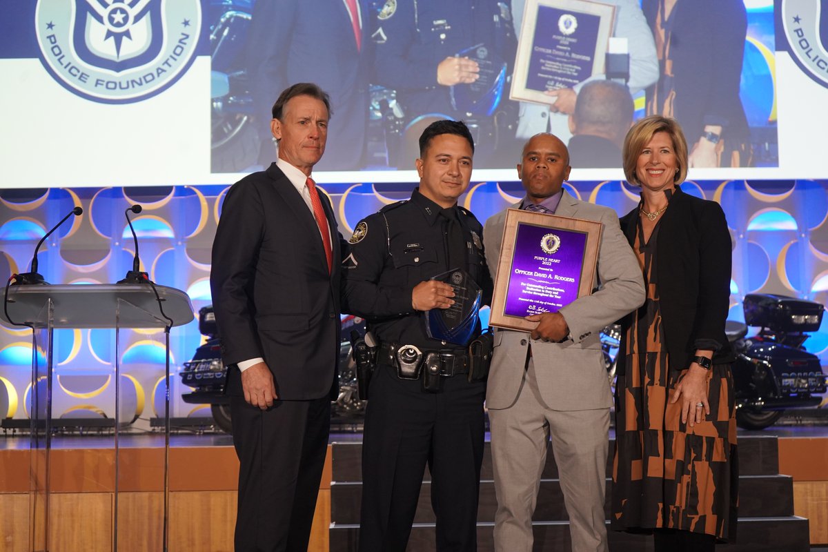 MAC President & CEO Katie Kirkpatrick & Robert Woodruff Foundation President Russ Hardin presented a Purple Heart award to APD Officer David Rodgers & Medal of Honor award to APD Detective Will Johnson at the 18th Annual @atlpolicefdn Crime Is Toast Awards Breakfast this morning.