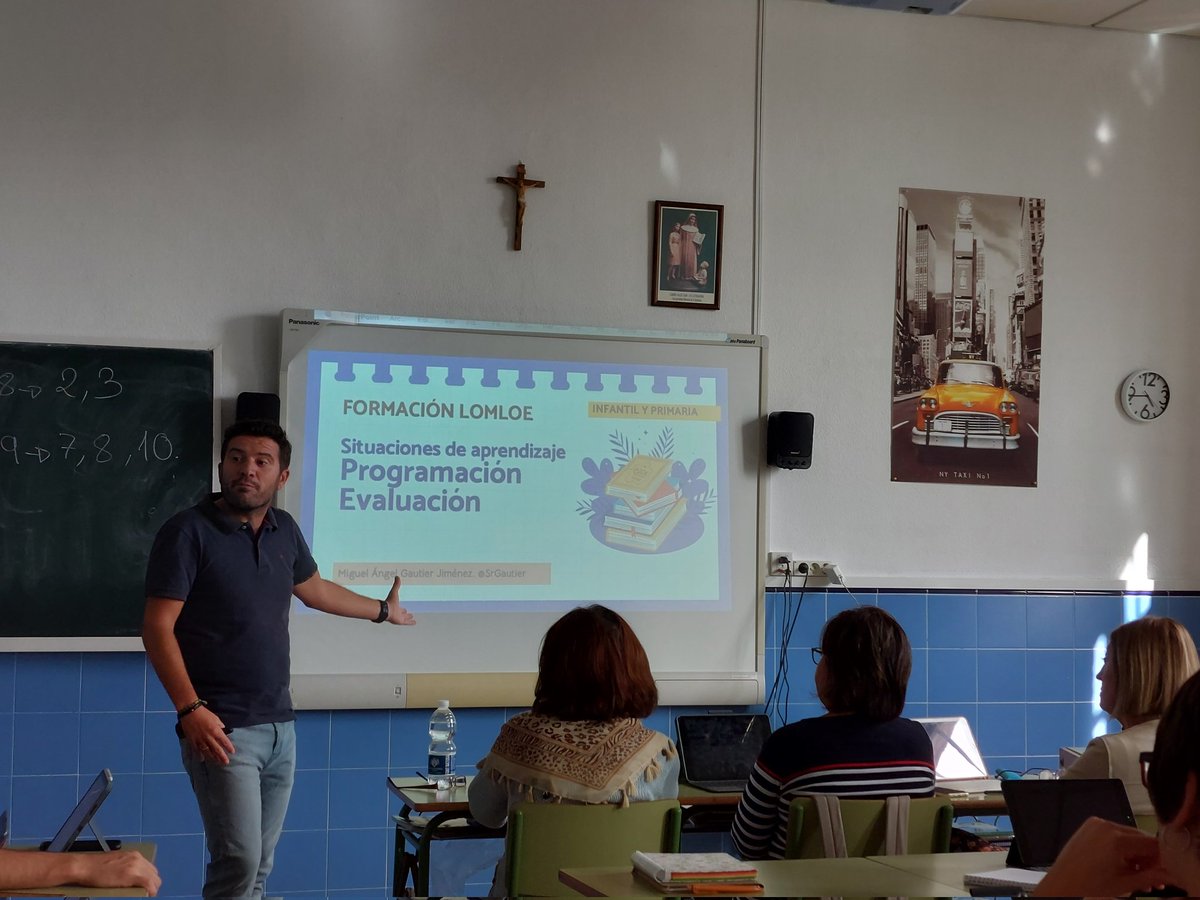 Se nos ha quedado una tarde preciosa, víspera de festivo, para hablar de #LOMLOE y #SituacionesDeAprendizaje con @SrGautier en @CarmenSallesSF @Edelvives @FundacEdelvives