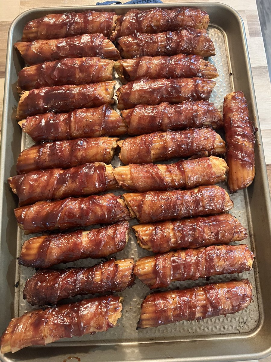 blwatts5062's tweet photo. @PitBossGrills Buffalo chicken shotgun shells https://t.co/i8AsjEpZwW
