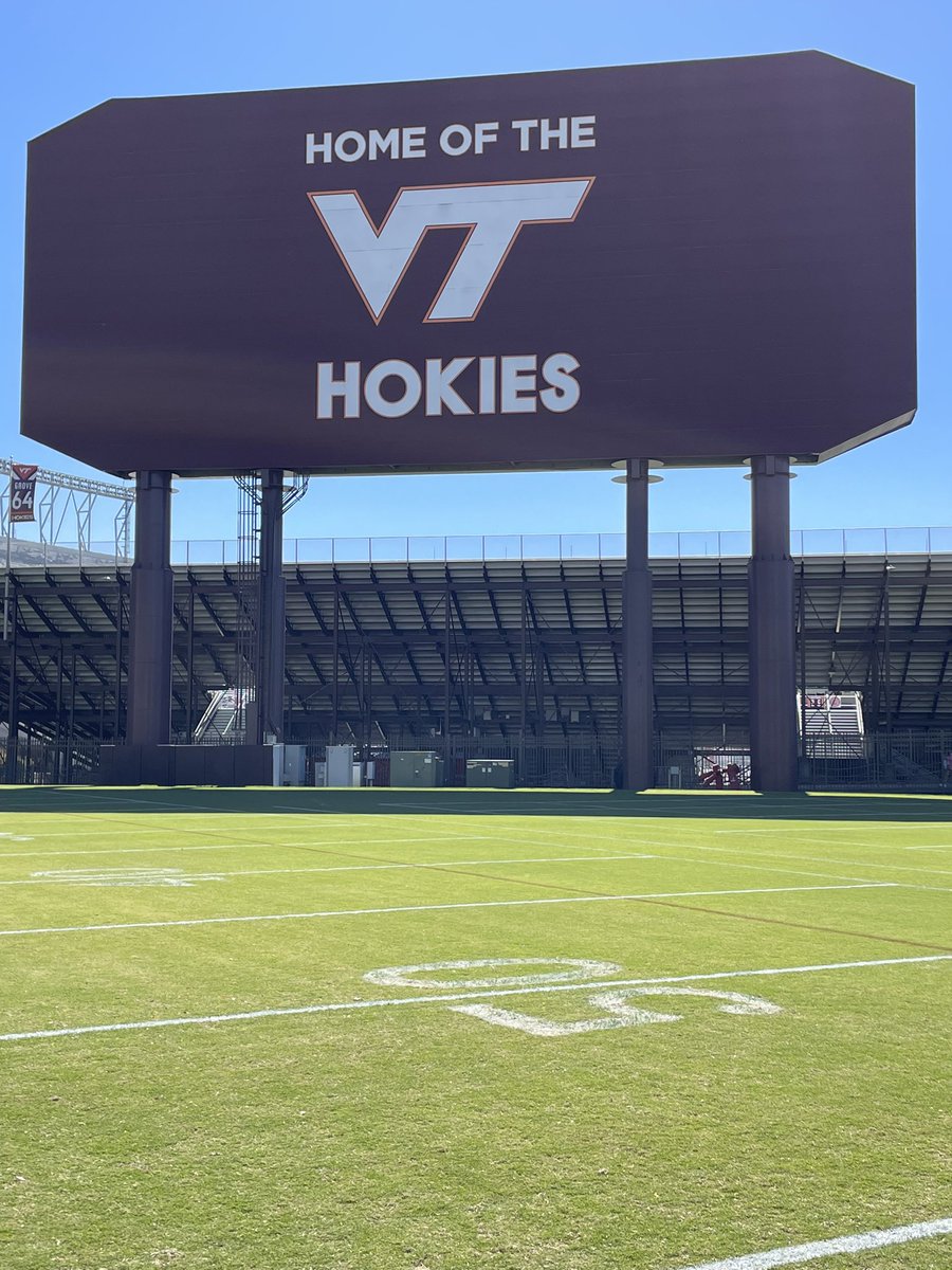 TheePaulTee's tweet photo. Got kicked off @VaTechNation practice field next to Lane Stadium yesterday.  Apparently the open gate I walked through wasn’t supposed to be open.   Got several dope pics though and the GA that escorted me out was a nice kid.  Irritated but nice….. https://t.co/gOkkpYkXwV