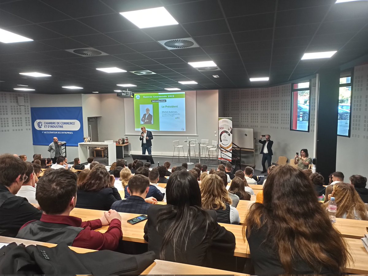 Une rentrée gourmande @CDLgastronomie sous le signe du #cocktail. Accueil des étudiants et des enseignants par Michel Aubinais son Président