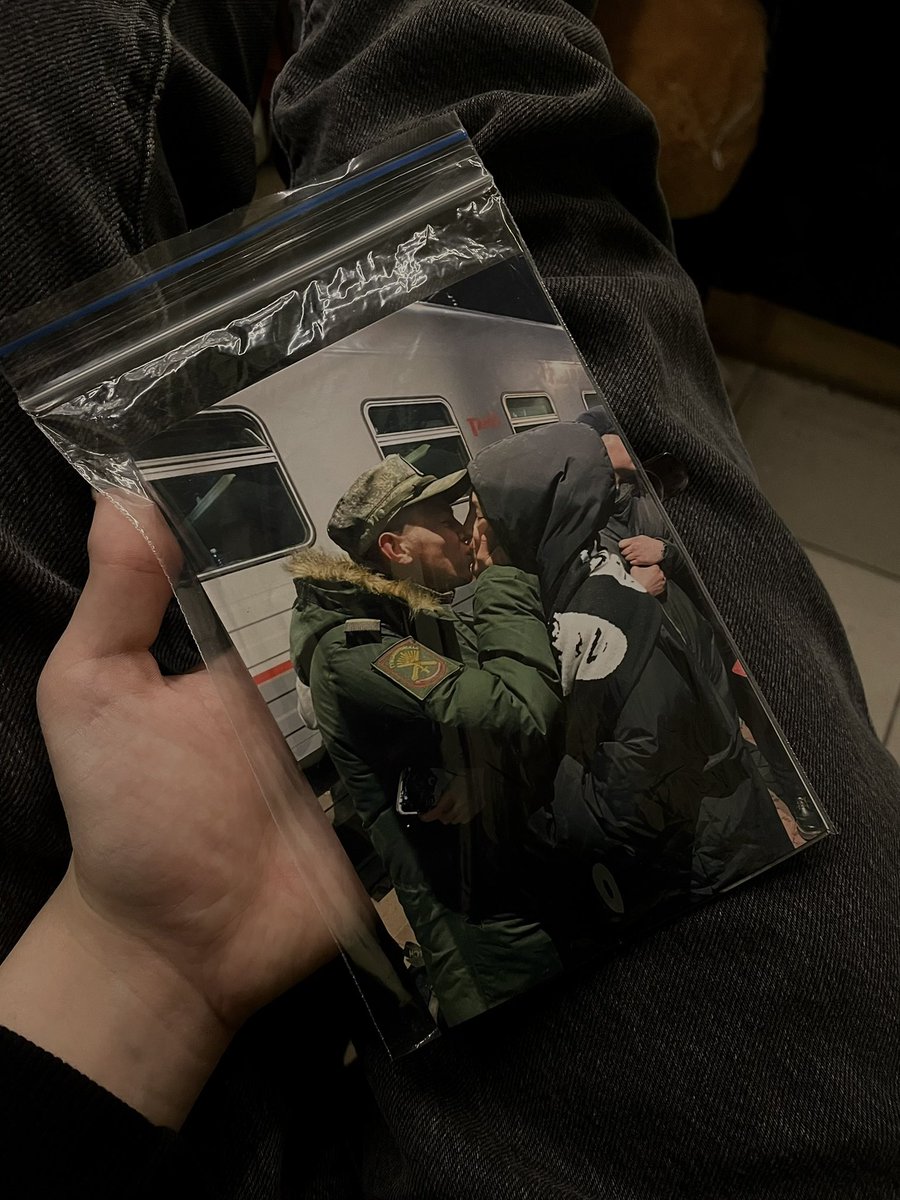 Совсем скоро поеду к своей зайке в часть. Уже лет 10 на поездах не ездила. Не думала, что будет настолько тяжело. Когда уже это закончится