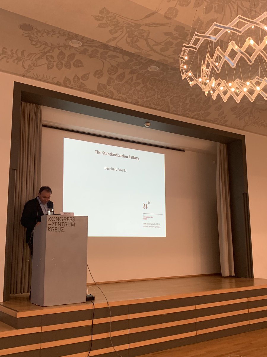 Swiss3RCC's tweet image. Bernard Voelkl (🏆 2021 3R award) presents on the standardization facility #3Rs #Swiss3RsDay #reproducibilitycrisis #validity #variation