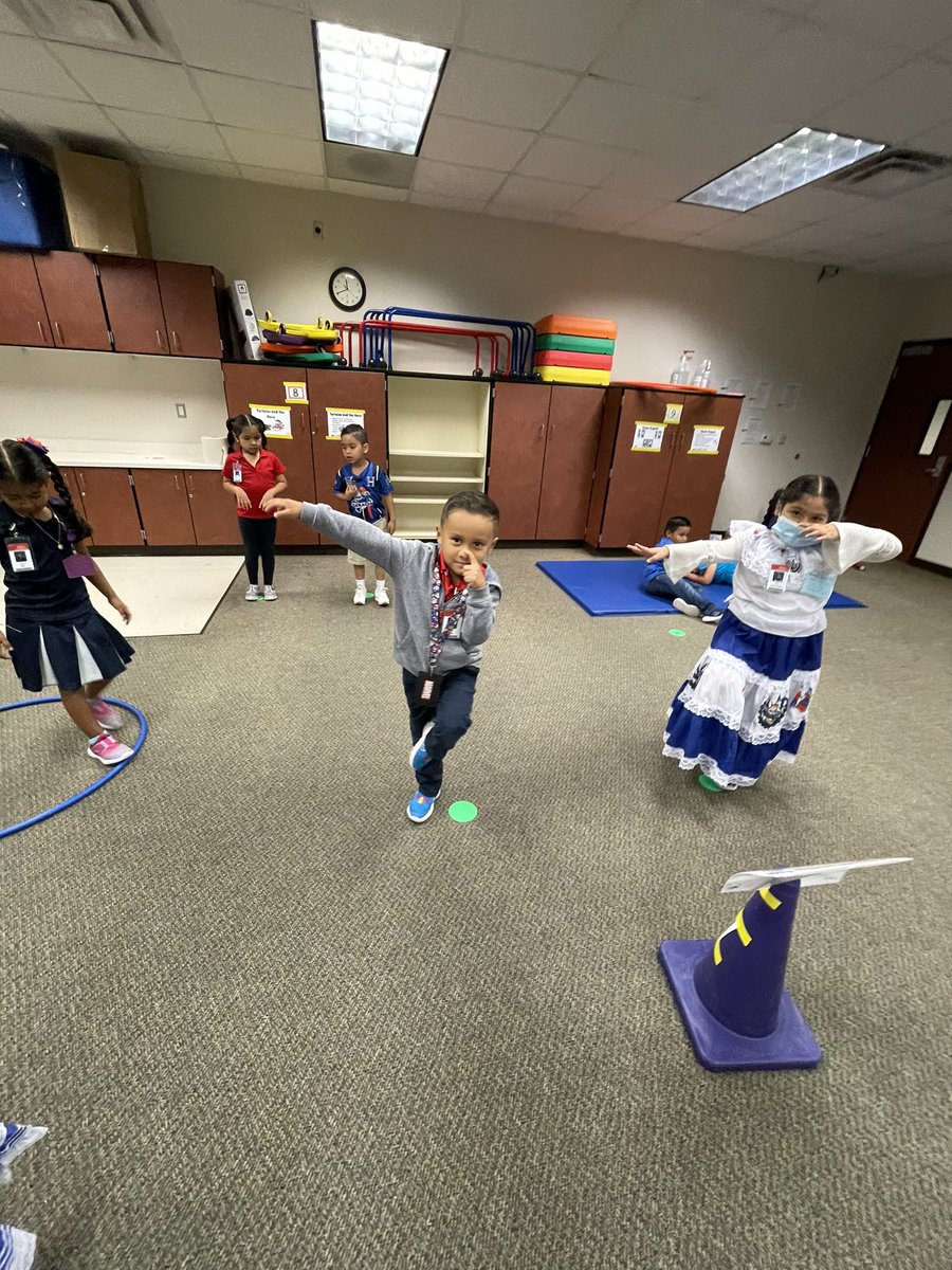 Ana Perales (@msperale) on Twitter photo #safaritosuccess #WExcellentonpurpose <a href="/KennedyCougs/">Kennedy Elementary</a> Celebrating Hispanic Heritage month with this smart and athletic kindergarten class! #safaritosuccess #WExcellentonpurpose <a href="/KennedyCougs/">Kennedy Elementary</a> Celebrating Hispanic Heritage month with this smart and athletic kindergarten class!