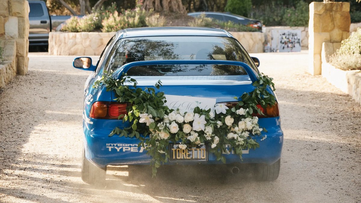 FastFamily's tweet image. 💙 What a way to get married. #TorettoTuesday

More pictures of @JordanaBrewster's wedding from September 3rd, 2022. #FastFamily