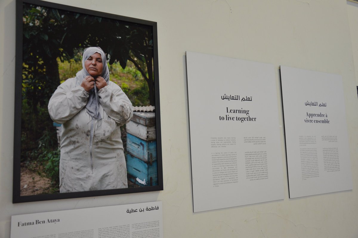 pmftunis's tweet photo. Le lycée #pmftunis a accueilli du 26/09 au 08/10 l’exposition photo d’#AugustinLeGall « Education des adultes à la citoyenneté, sur les chemins du développement durable ». Plusieurs conférences animées par des ONG ont été organisées dans ce cadre.
@aefeinfo #DVVInternational https://t.co/DEYL98BFCA